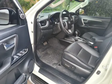 TOYOTA Hilux SW4 2.8 16V 4P SRX 4X4 7 LUGARES TURBO DIESEL AUTOMÁTICO, Foto 10