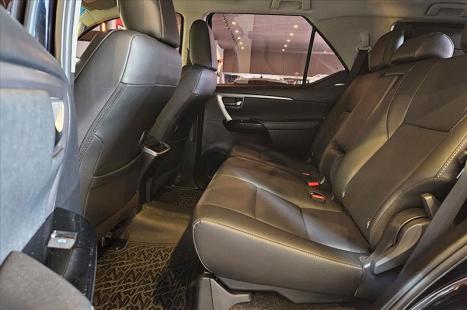 TOYOTA Hilux SW4 2.8 16V 4P SRX PLATINUM 4X4 7 LUGARES TURBO DIESEL AUTOMÁTICO, Foto 17