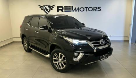 TOYOTA Hilux SW4 2.8 16V 4P SRX 4X4 7 LUGARES TURBO DIESEL AUTOMÁTICO, Foto 2