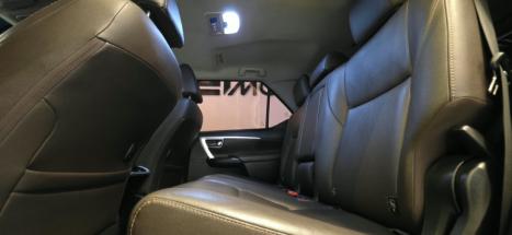 TOYOTA Hilux SW4 2.8 16V 4P SRX 4X4 7 LUGARES TURBO DIESEL AUTOMÁTICO, Foto 19