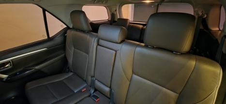 TOYOTA Hilux SW4 2.8 16V 4P SRX 4X4 7 LUGARES TURBO DIESEL AUTOMÁTICO, Foto 20