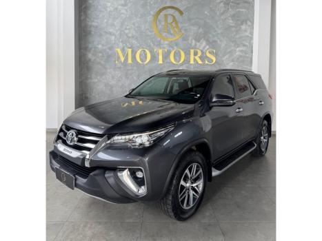 TOYOTA Hilux SW4 2.8 16V 4P SRX 4X4 7 LUGARES TURBO DIESEL AUTOMÁTICO, Foto 3