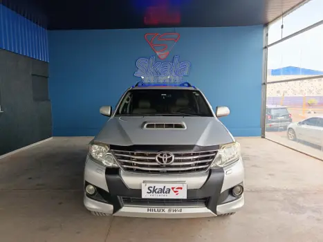 TOYOTA Hilux SW4 2.8 16V 4P SRX 4X4 7 LUGARES TURBO DIESEL AUTOMÁTICO, Foto 1