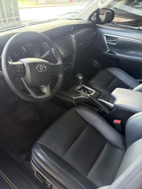 TOYOTA Hilux SW4 2.8 16V 4P SRX PLATINUM 4X4 7 LUGARES TURBO DIESEL AUTOMÁTICO, Foto 5