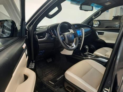TOYOTA Hilux SW4 2.8 4P SRX 4X4 DIAMOND 7 LUGARES TURBO DIESEL AUTOMÁTICO, Foto 8