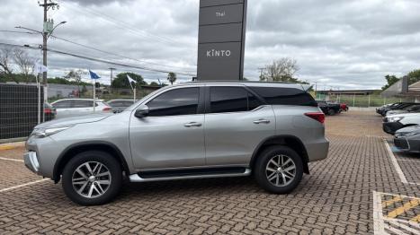 TOYOTA Hilux SW4 2.8 16V 4P SRX 4X4 7 LUGARES TURBO DIESEL AUTOMÁTICO, Foto 8