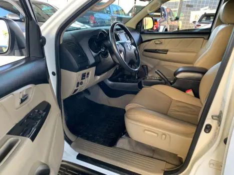 TOYOTA Hilux SW4 3.0 16V 4P SRV 4X4 TURBO DIESEL AUTOMTICO, Foto 10