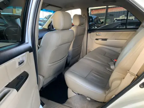 TOYOTA Hilux SW4 3.0 16V 4P SRV 4X4 TURBO DIESEL AUTOMTICO, Foto 13