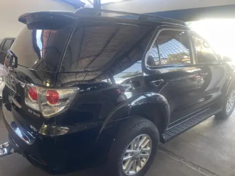TOYOTA Hilux SW4 3.0 16V 4P SRV 4X4 7 LUGARES TURBO DIESEL AUTOMTICO, Foto 5
