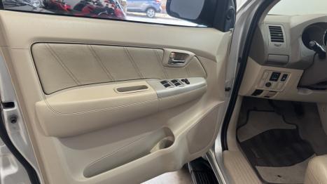 TOYOTA Hilux SW4 3.0 16V 4P SR 4X4 TURBO DIESEL AUTOMTICO, Foto 9