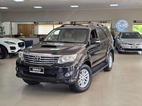 TOYOTA Hilux SW4 3.0 16V 4P SRV 4X4 7 LUGARES TURBO DIESEL AUTOM�TICO, Foto 1