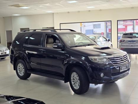 TOYOTA Hilux SW4 3.0 16V 4P SRV 4X4 7 LUGARES TURBO DIESEL AUTOM�TICO, Foto 3