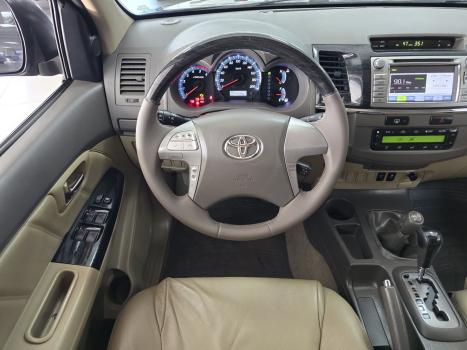 TOYOTA Hilux SW4 3.0 16V 4P SRV 4X4 7 LUGARES TURBO DIESEL AUTOM�TICO, Foto 12