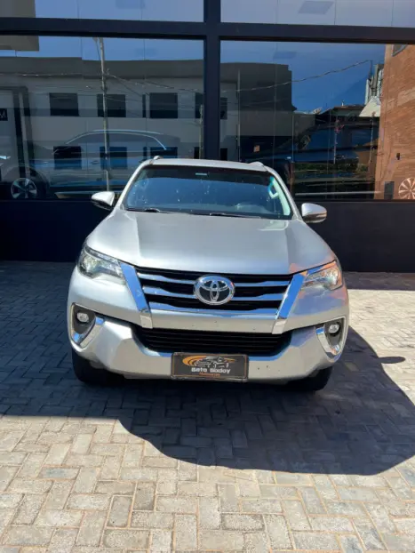 TOYOTA Hilux SW4 3.0 16V 4P SRV 4X4 TURBO DIESEL AUTOM�TICO, Foto 1