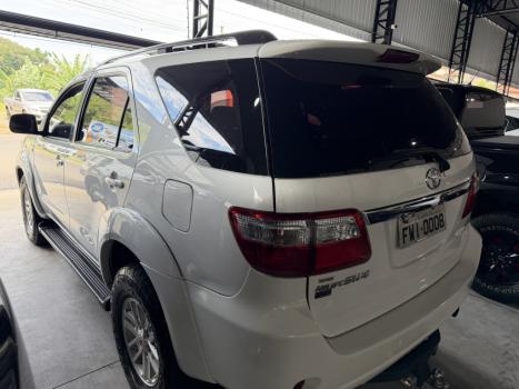 TOYOTA Hilux SW4 3.0 16V 4P SRV 4X4 7 LUGARES TURBO DIESEL AUTOM�TICO, Foto 3