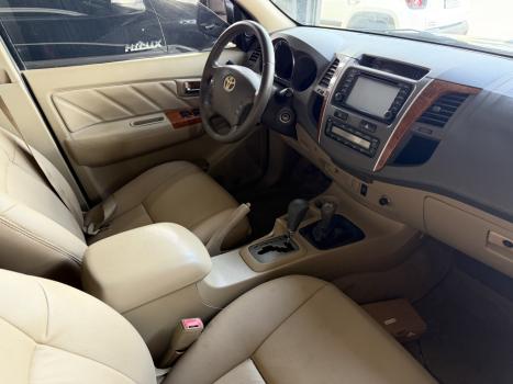 TOYOTA Hilux SW4 3.0 16V 4P SRV 4X4 7 LUGARES TURBO DIESEL AUTOM�TICO, Foto 4