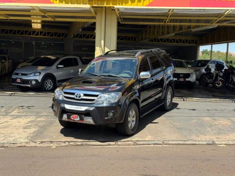 TOYOTA Hilux SW4 3.0 16V 4P SRV 4X4 7 LUGARES TURBO DIESEL AUTOM�TICO, Foto 1