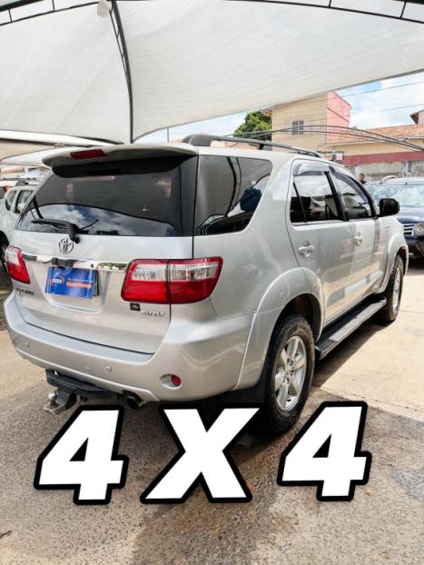 TOYOTA Hilux SW4 3.0 16V 4P SRV 4X4 7 LUGARES TURBO DIESEL AUTOM�TICO, Foto 4