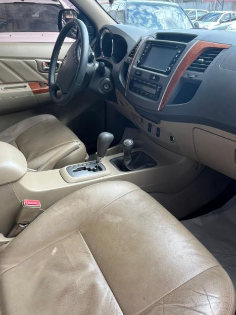 TOYOTA Hilux SW4 3.0 16V 4P SRV 4X4 7 LUGARES TURBO DIESEL AUTOM�TICO, Foto 7