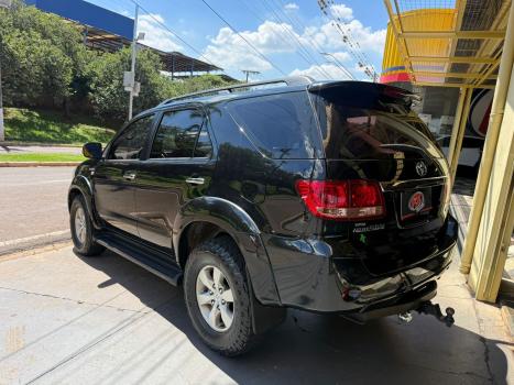 TOYOTA Hilux SW4 3.0 16V 4P SRV 4X4 7 LUGARES TURBO DIESEL AUTOM�TICO, Foto 3