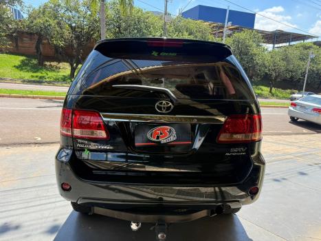 TOYOTA Hilux SW4 3.0 16V 4P SRV 4X4 7 LUGARES TURBO DIESEL AUTOM�TICO, Foto 4