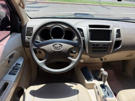 TOYOTA Hilux SW4 3.0 16V 4P SRV 4X4 7 LUGARES TURBO DIESEL AUTOM�TICO, Foto 5