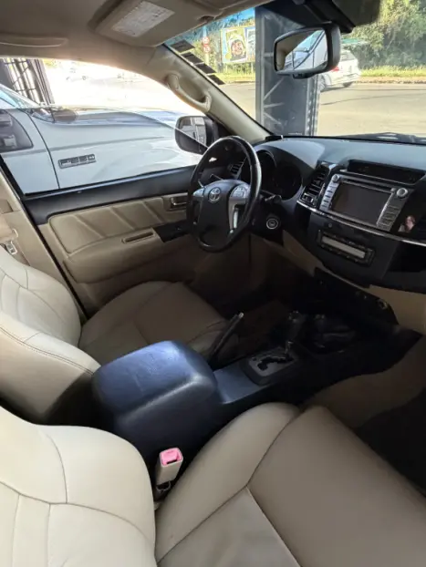 TOYOTA Hilux SW4 3.0 16V 4P SRV 4X4 TURBO DIESEL AUTOM�TICO, Foto 5