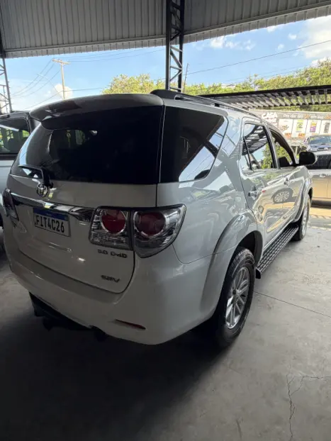 TOYOTA Hilux SW4 3.0 16V 4P SRV 4X4 TURBO DIESEL AUTOM�TICO, Foto 4