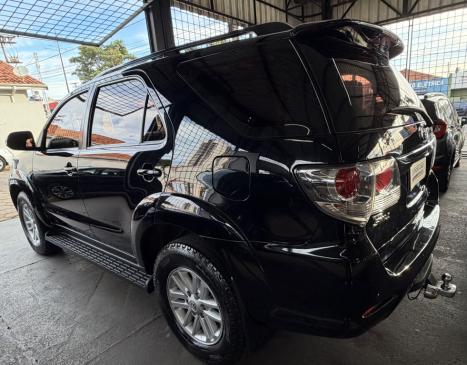 TOYOTA Hilux SW4 3.0 V6 12V 4P SRV 4X4 TURBO DIESEL AUTOM�TICO, Foto 3
