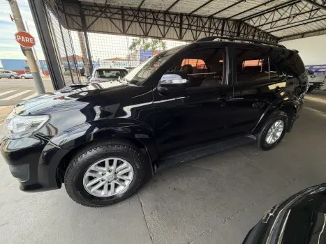 TOYOTA Hilux SW4 3.0 V6 12V 4P SRV 4X4 TURBO DIESEL AUTOM�TICO, Foto 8