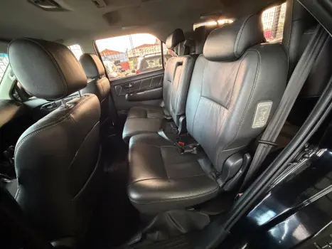 TOYOTA Hilux SW4 3.0 V6 12V 4P SRV 4X4 TURBO DIESEL AUTOM�TICO, Foto 9