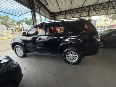 TOYOTA Hilux SW4 3.0 V6 12V 4P SRV 4X4 TURBO DIESEL AUTOM�TICO, Foto 10