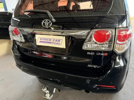 TOYOTA Hilux SW4 3.0 V6 12V 4P SRV 4X4 TURBO DIESEL AUTOM�TICO, Foto 13