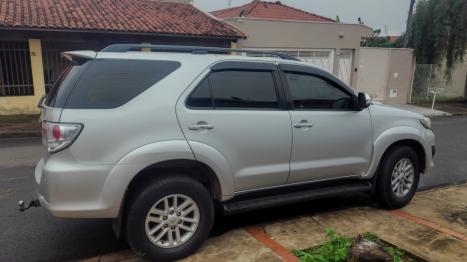 TOYOTA Hilux SW4 3.0 16V 4P SRV 4X4 7 LUGARES TURBO DIESEL AUTOM�TICO, Foto 2