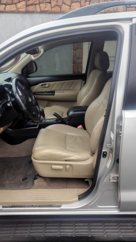 TOYOTA Hilux SW4 3.0 16V 4P SRV 4X4 7 LUGARES TURBO DIESEL AUTOM�TICO, Foto 5