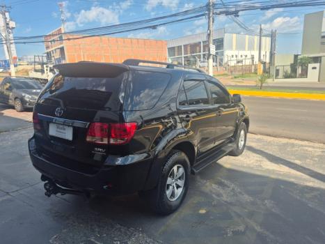 TOYOTA Hilux SW4 3.0 V6 12V 4P SRV 4X4 TURBO DIESEL AUTOM�TICO, Foto 3