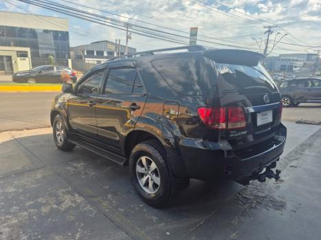 TOYOTA Hilux SW4 3.0 V6 12V 4P SRV 4X4 TURBO DIESEL AUTOM�TICO, Foto 4