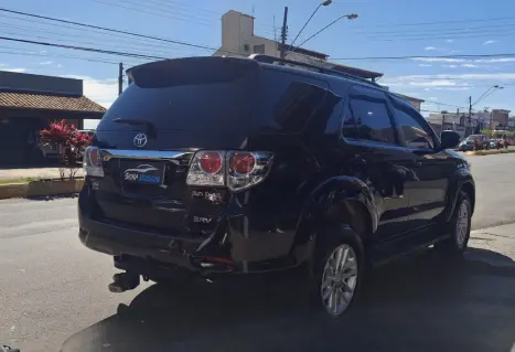 TOYOTA Hilux SW4 3.0 16V 4P SRV 4X4 TURBO DIESEL AUTOM�TICO, Foto 2