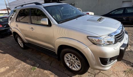 TOYOTA Hilux SW4 3.0 16V 4P SR 4X4 TURBO DIESEL AUTOM�TICO, Foto 2