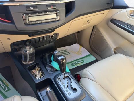 TOYOTA Hilux SW4 3.0 16V 4P SR 4X4 TURBO DIESEL AUTOM�TICO, Foto 4