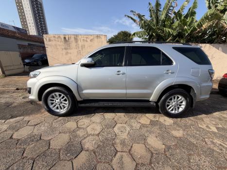 TOYOTA Hilux SW4 3.0 16V 4P SR 4X4 TURBO DIESEL AUTOM�TICO, Foto 9