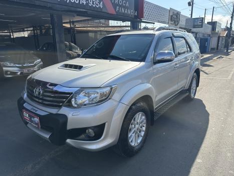TOYOTA Hilux SW4 3.0 16V 4P SRV 4X4 7 LUGARES TURBO DIESEL AUTOM�TICO, Foto 5