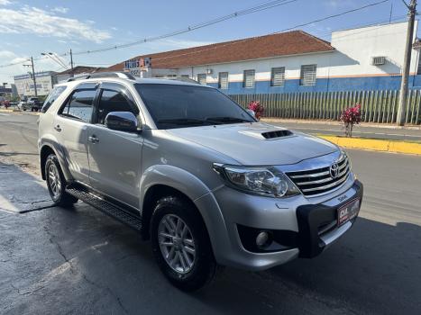 TOYOTA Hilux SW4 3.0 16V 4P SRV 4X4 7 LUGARES TURBO DIESEL AUTOM�TICO, Foto 2