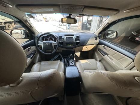 TOYOTA Hilux SW4 3.0 16V 4P SRV 4X4 7 LUGARES TURBO DIESEL AUTOM�TICO, Foto 15