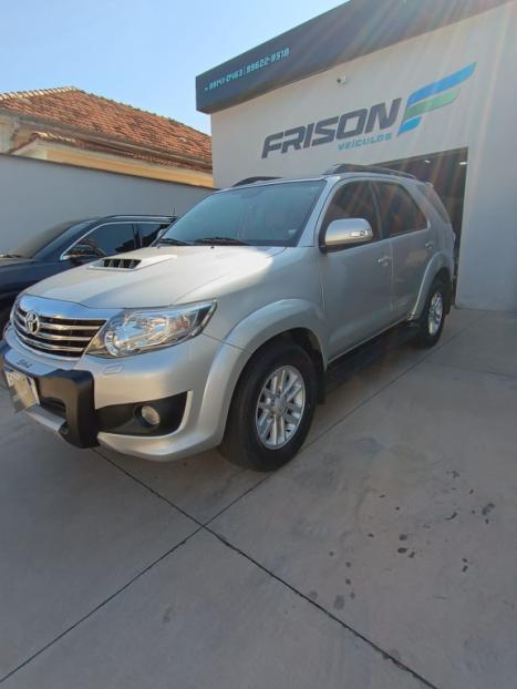 TOYOTA Hilux SW4 3.0 16V 4P SRV 4X4 7 LUGARES TURBO DIESEL AUTOM�TICO, Foto 2