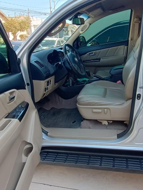 TOYOTA Hilux SW4 3.0 16V 4P SRV 4X4 7 LUGARES TURBO DIESEL AUTOM�TICO, Foto 8