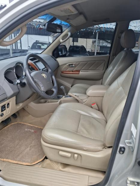 TOYOTA Hilux SW4 3.0 16V 4P SRV 4X4 7 LUGARES TURBO DIESEL AUTOMÁTICO, Foto 7