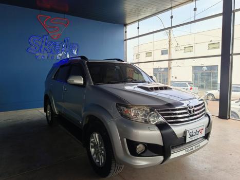 TOYOTA Hilux SW4 3.0 16V 4P SRV 4X4 7 LUGARES TURBO DIESEL AUTOMÁTICO, Foto 4