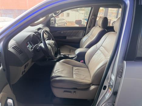 TOYOTA Hilux SW4 3.0 16V 4P SRV 4X4 7 LUGARES TURBO DIESEL AUTOMÁTICO, Foto 6
