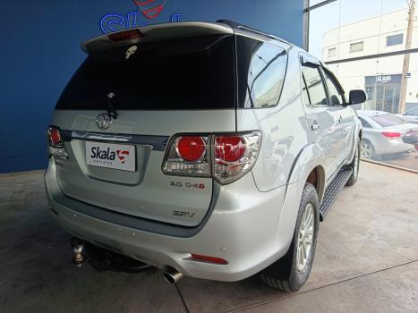 TOYOTA Hilux SW4 3.0 16V 4P SRV 4X4 7 LUGARES TURBO DIESEL AUTOMÁTICO, Foto 8